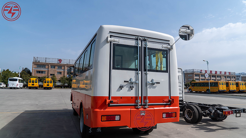 Directly Supply 30 Seats Luxury Passenger Bus with 7.50R20 Tire and 3800 mm Wheelbase