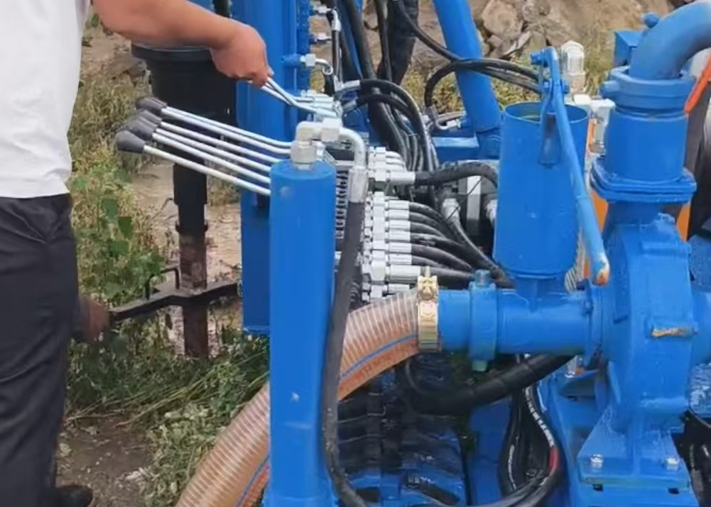 Highly Automated Crawler Mounted Water Drilling Rig Easy Use