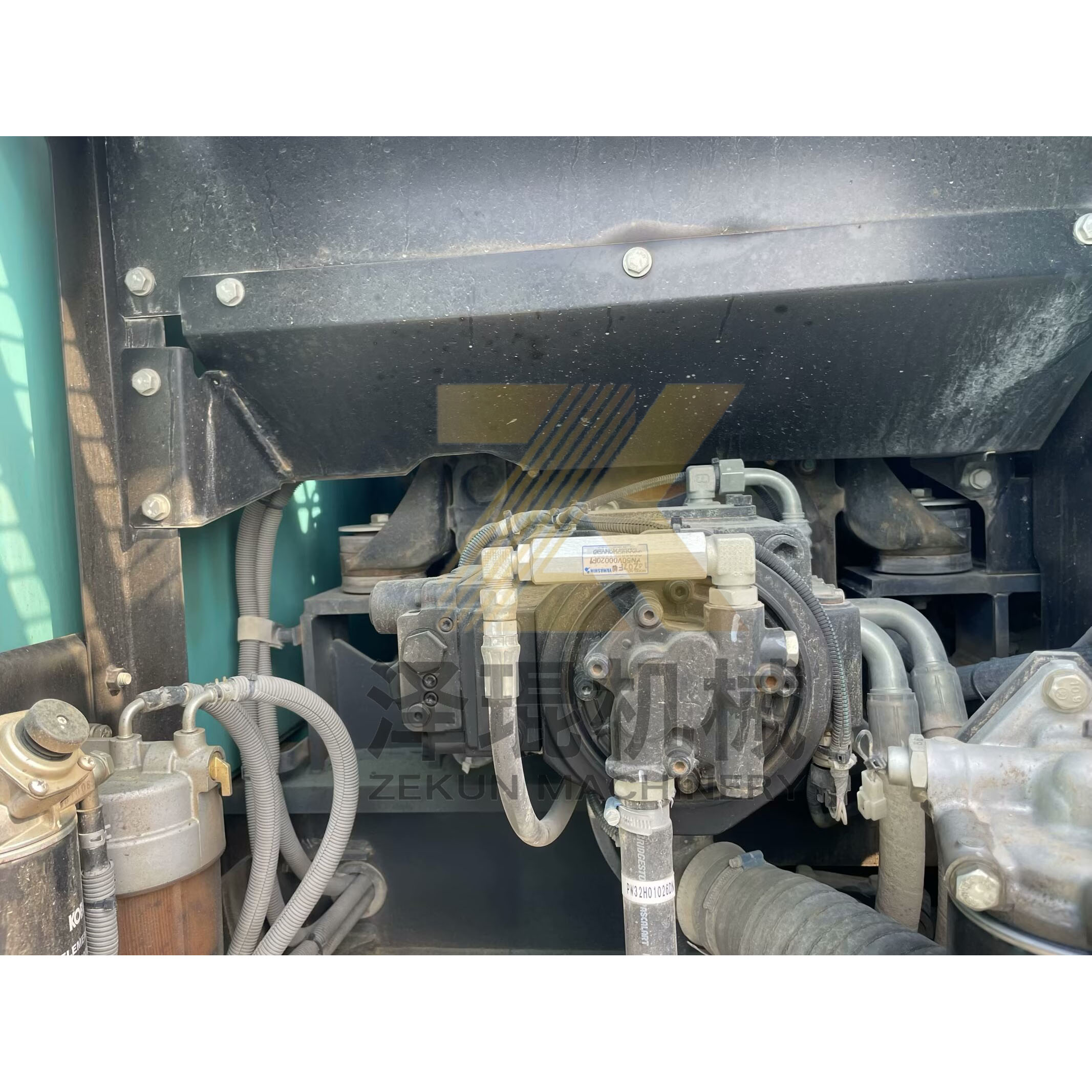 Other Hydraulic Cylinder Used Kobelco SK380 Excavator with 1.9 m3 Bucket Capacity