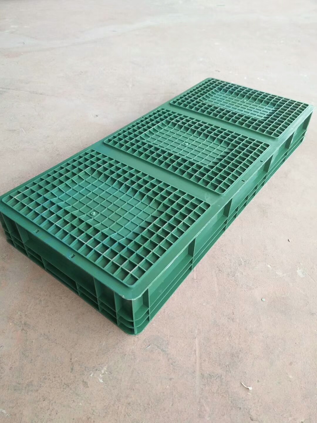 Euro Virgin Polyethylene Stacking Boxes 900*400*120 mm Reinforcing Inside For Stable Loading Divider Storage