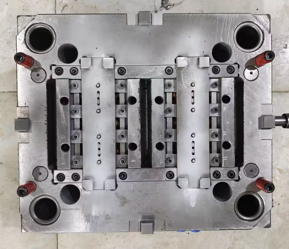 PA6 GF30 ABS PP Precision Injection Molding Custom Plastic Injection Mold