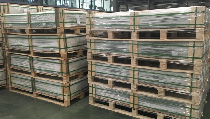 Photovoltaic Clear Float Glass Transparent Tempered Glass For Solar Panel Greenhouse