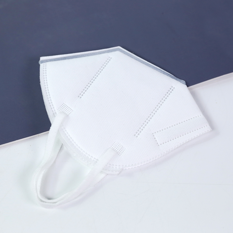Adult KN95 Face Mask Anti Fog / Haze Dustproof Non Woven Fabrics Safety