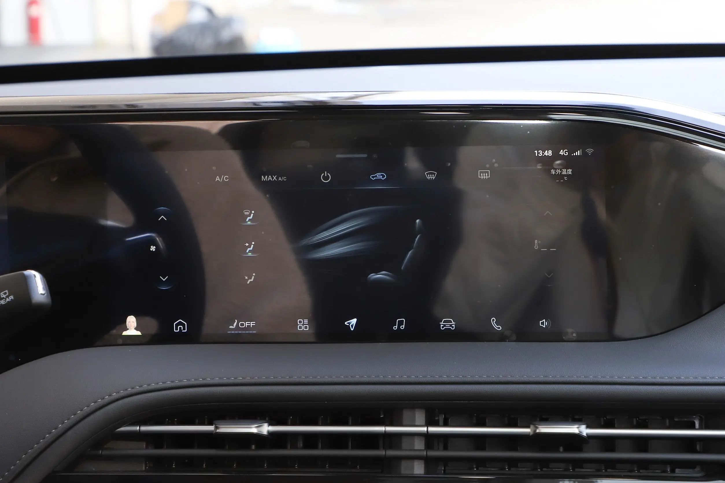 Dongfeng Family Auto's Style SUV 2024 Upgrade Version with Maximum Power of 200-250Ps and Minimum Grand Clearance of 10°-15°