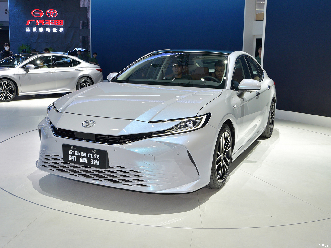Model Faw Toyotas Camrys Total motor power KW 100-150kW Wheelbase 2500-3000mm Chinese Energy Vehicles Energy Smart Car