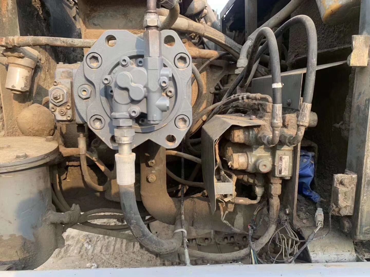 5.883L Displacement 0.7m3 Bucket SH200 Japan Excavator Second Hand