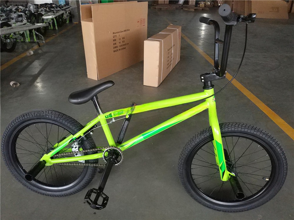 29" Freestyle BMX Bike for Adult Men Featuring Fork Suspension and Quando Hub