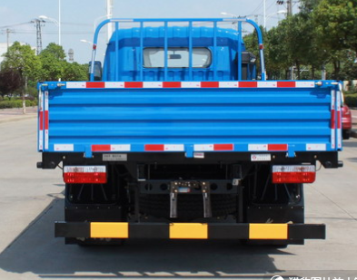 Dongfeng 4x2 Mini Trucks Dumper Cargo Truck with Gross Vehicle Weight 5000 kg