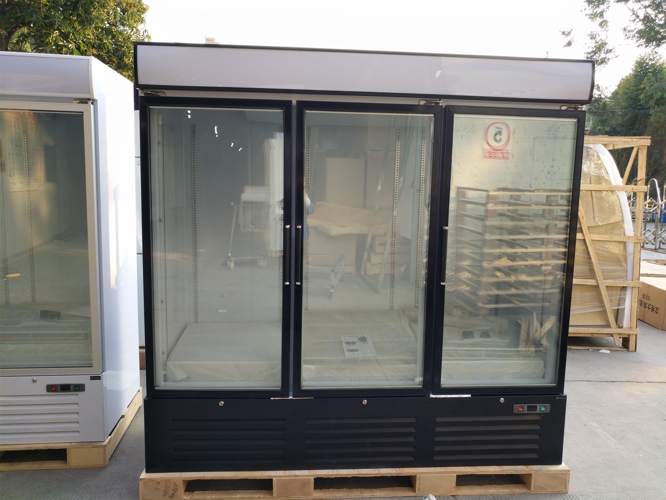 High Efficiency Upright Glass Door Freezer Long Handle Showcase Refrigeration Display Case