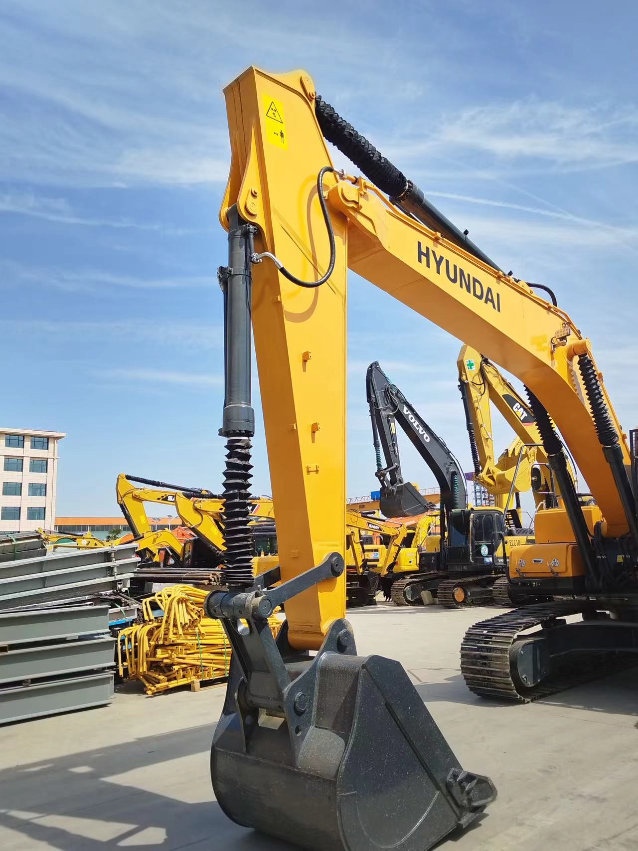 High Efficiency Medium Second Hand Excavator Hyundai 220 Excavator Used Digger
