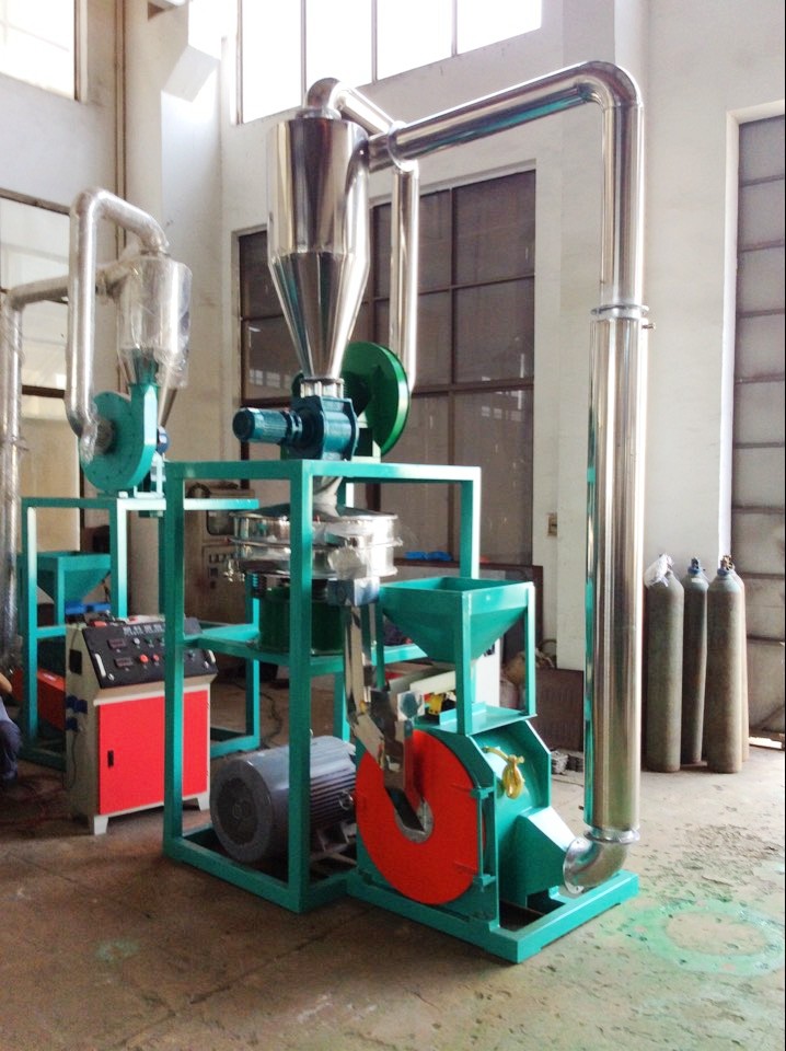 80 Mesh 22kw Plastic Milling Machine Energy Saving Dust Free Compact Structure