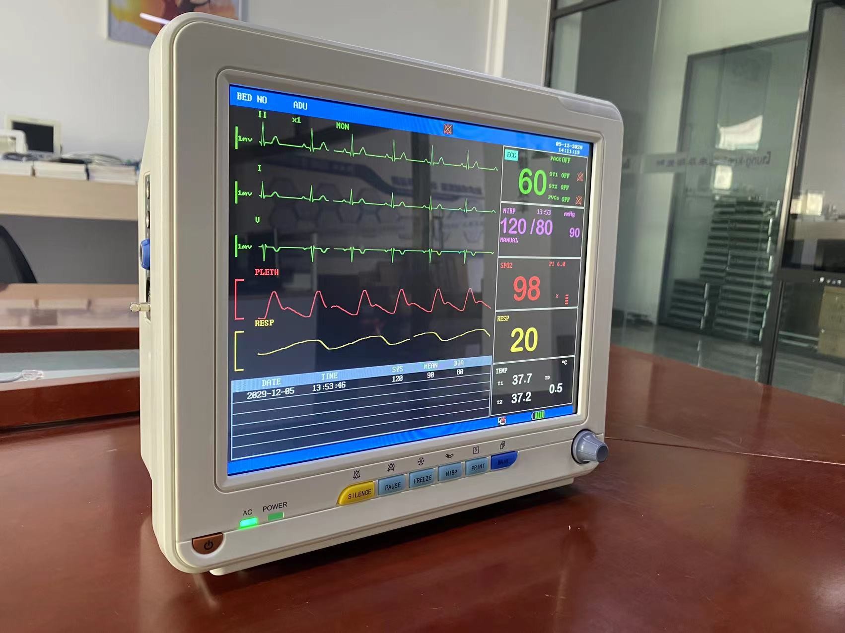 TFT LCD Medical Electronic Vital Signs Monitor With ECG SPO2 NIBP And Temp Measurement