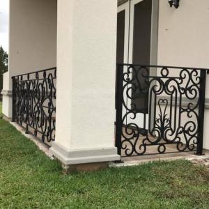 Quality Ornamental Outdoor Cast Iron Balcony Railings Provide Security For Residential wholesale