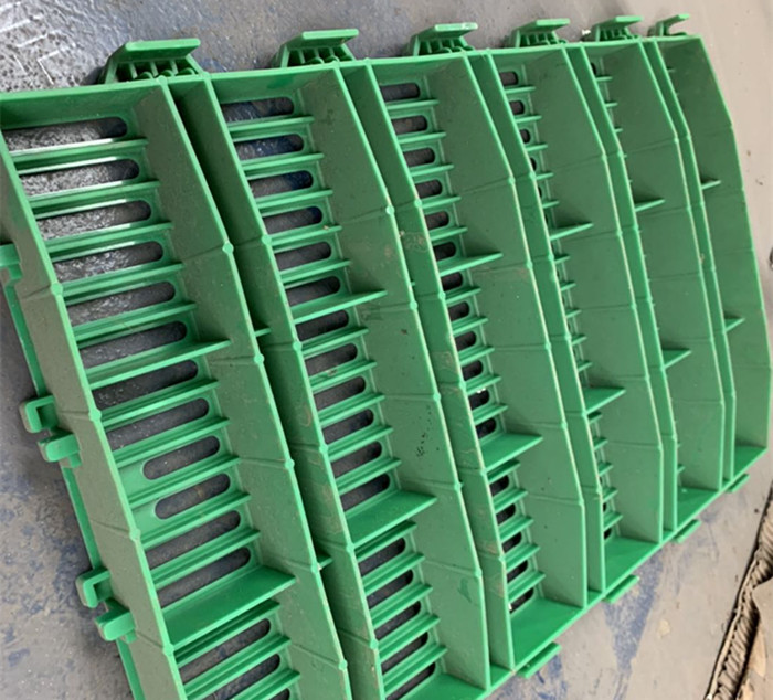 Strong Pig Farm Equipment Swine Plastic Flooring Many Color Corrosion Resistance