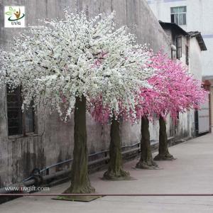 Quality UVG white blossoms artifical christmas decorate trees with fiberglass trunk for indoor 10ft high CHR026 wholesale