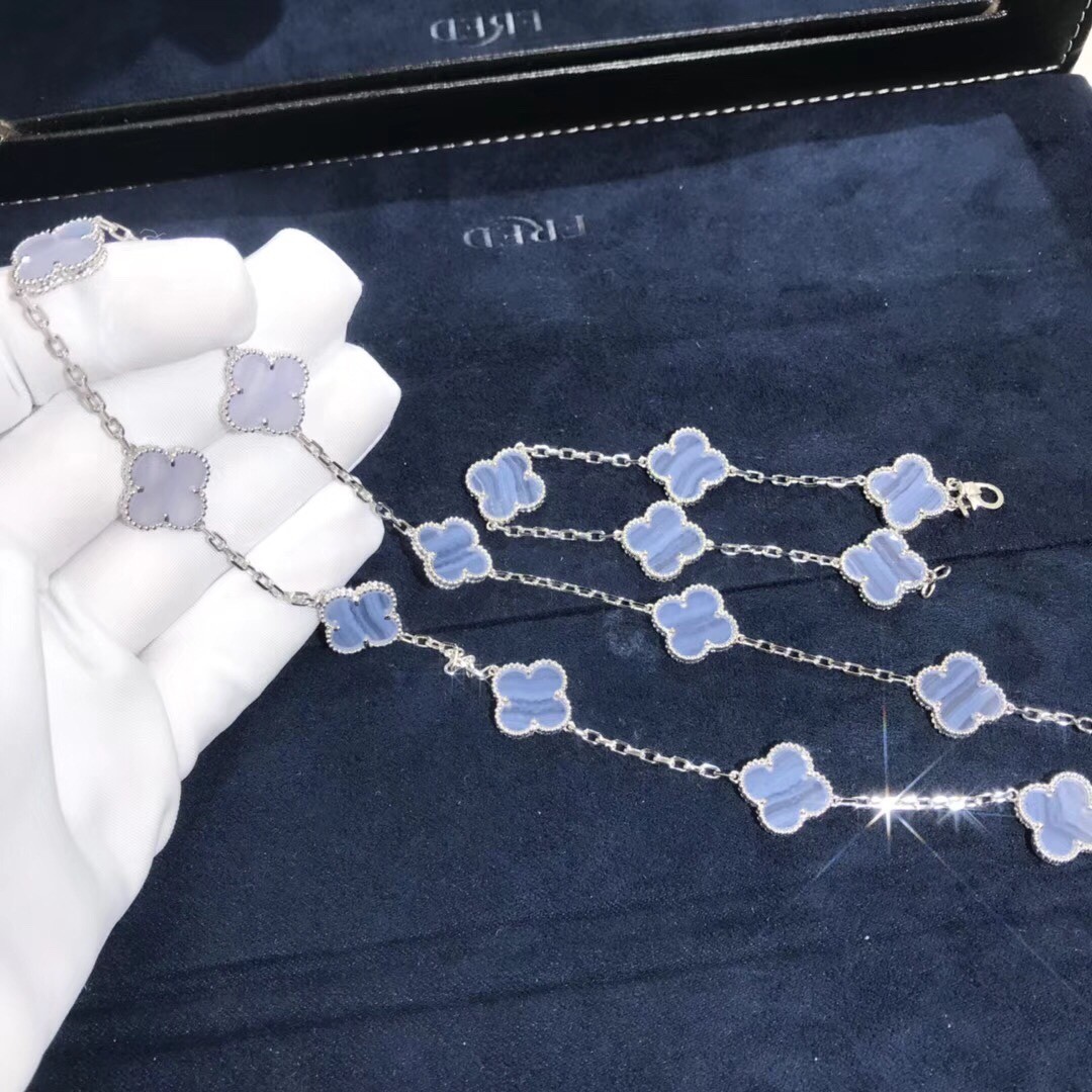 Fantastic Van Cleef & Arpels 18k Gold Vintage Alhambra Necklace 10 Motifs