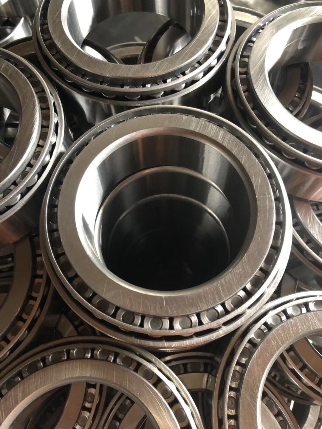 Open Seals Type NSK Tapered Roller Bearing LM11710 GCR15 Low Power Consumption