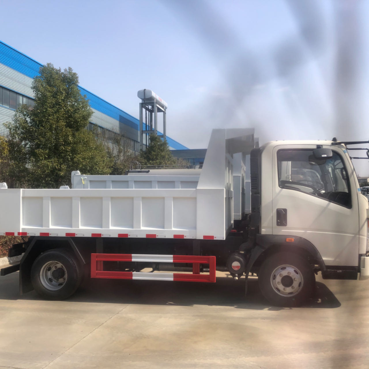 China Brand New HOWO 6 Wheels 5 Tons Mini Dump Truck Tipper Truck For Sale