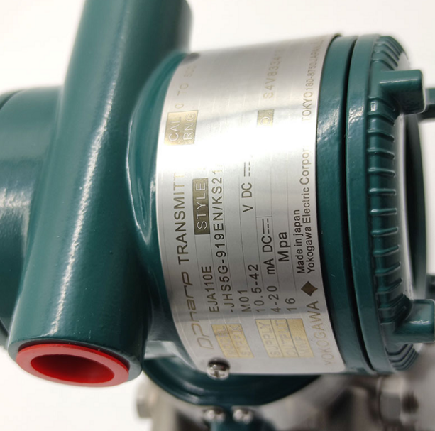 2300 Psi Differential Pressure Transmitter Manifold With Fieldbus 0.5% Accuracy 7