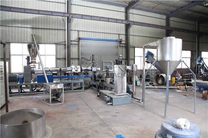 Two Stage PET Flakes Pelletizing Machine Plastic Film Recycling 100mm