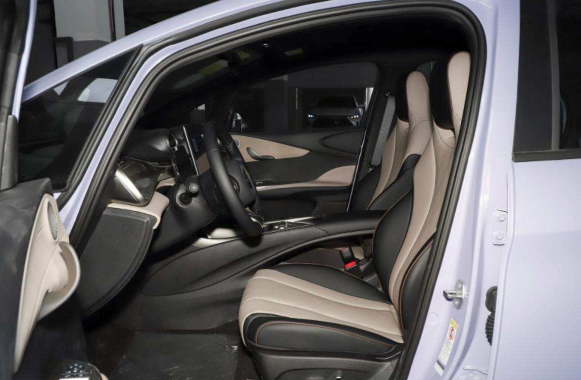 BYD Dolphin 2023 420KM Free Version 5 door 5 seat Hatchback Small Car