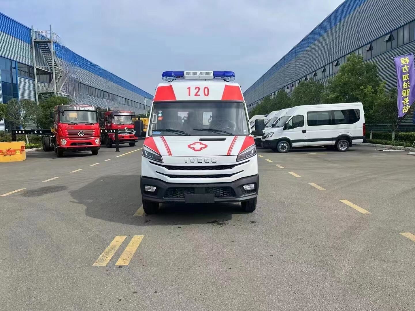 rescue vehicle 3300mm Wheel Base and 2287ml Displacement for Mobile Clinic Vehicle