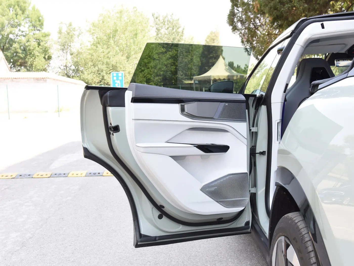 HiPhi Y Chinese EV Cars Electric Luxury SUV With Wheelbase 2950mm