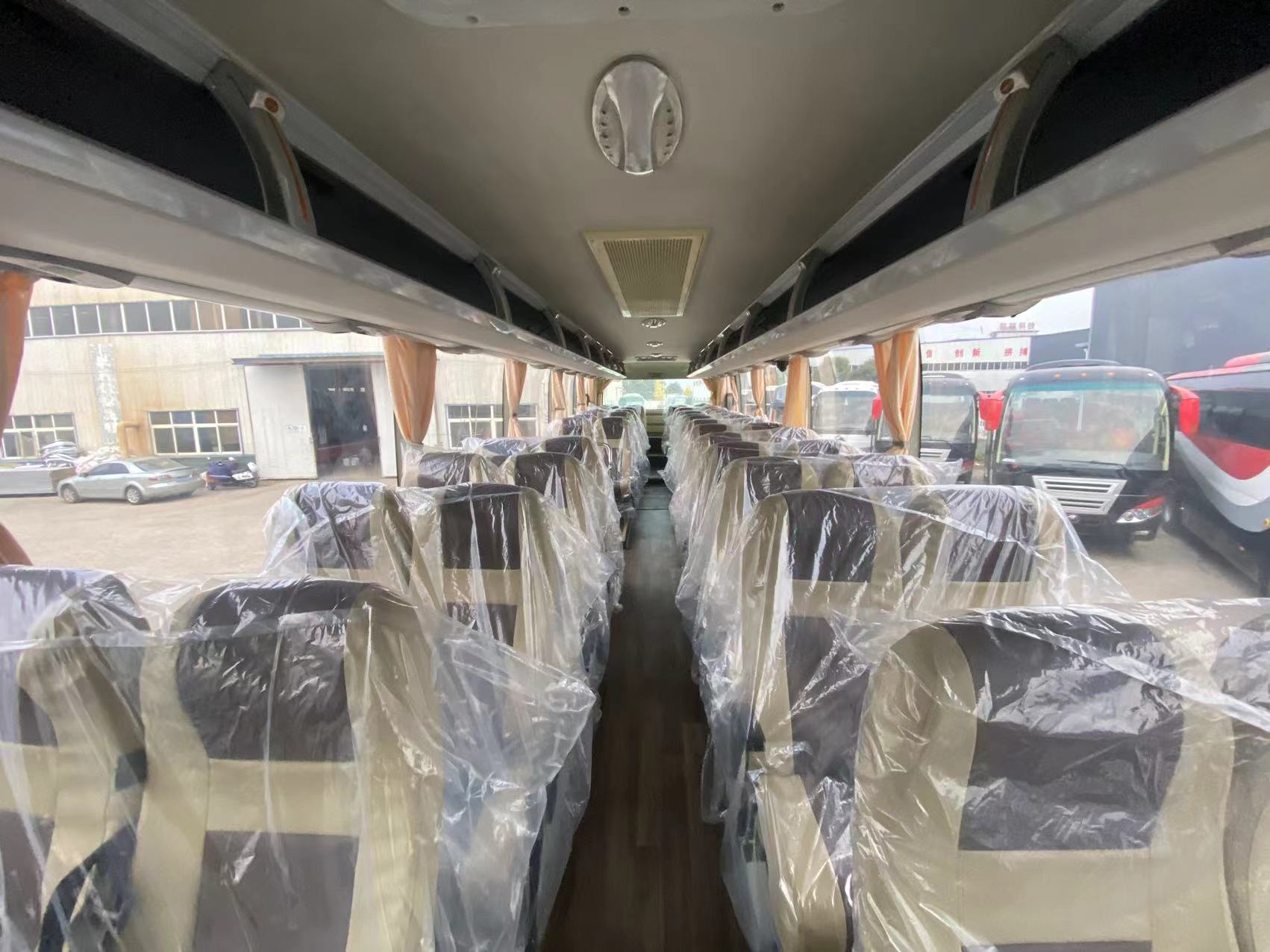 Diesel Fuel and Euro 3 Emission 65 Seater Custom Coach Buses for Business Needs