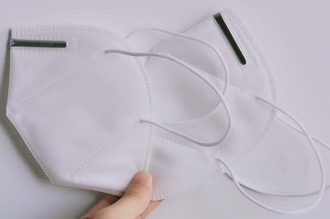 4 Layers FFP2 KN95 Earloop Mask Non Woven Fabric Material Premium Quality