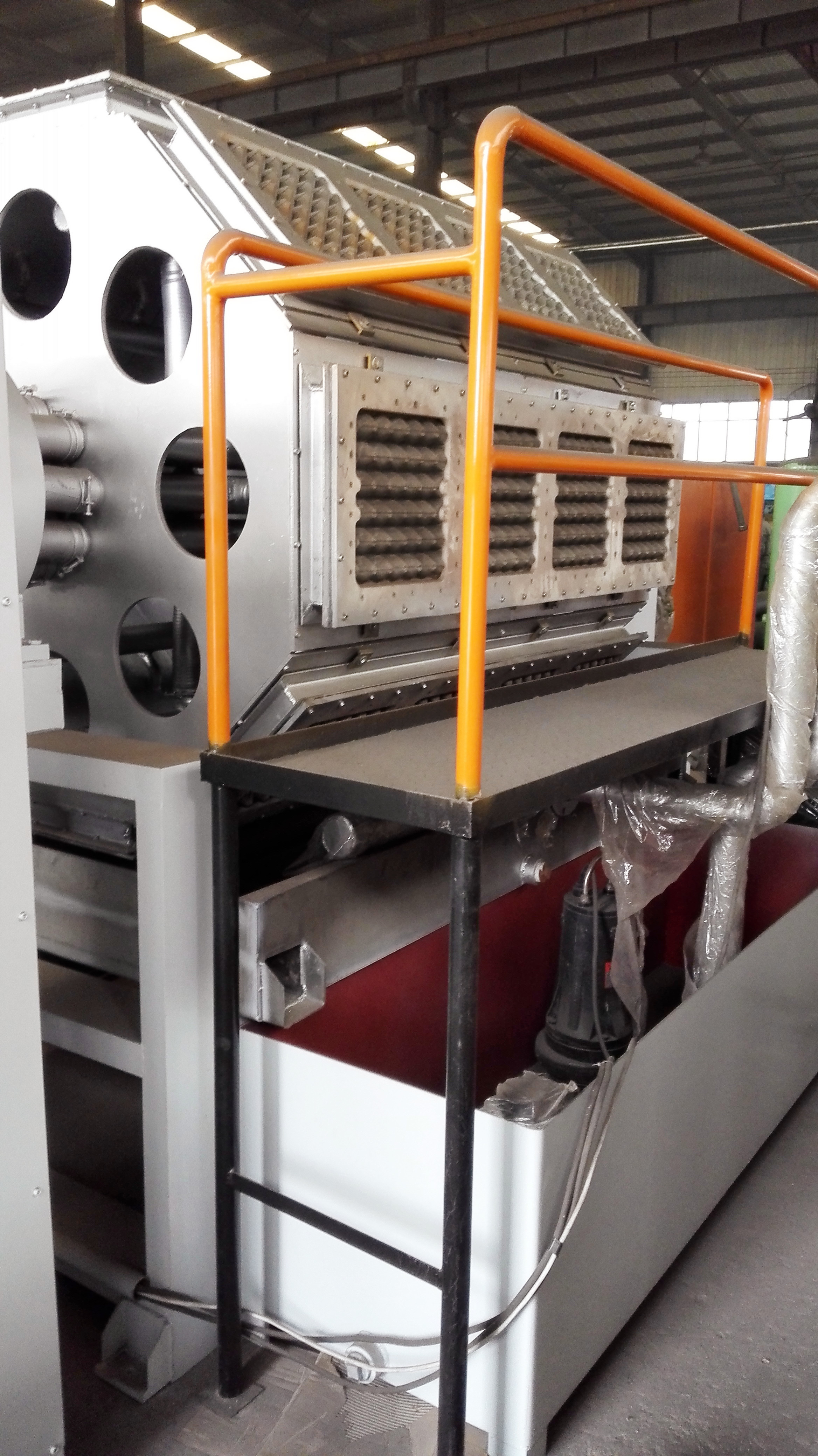 Rotary Paper Egg Tray Machine 2000-3000pcs/H Orange And Green Pulp Molding Machine For Paper Egg Carton / Tray Making