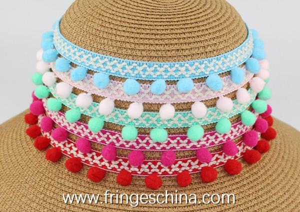Machine producing OEM wholesale beautiful fabric drapery trimmings beaded pom