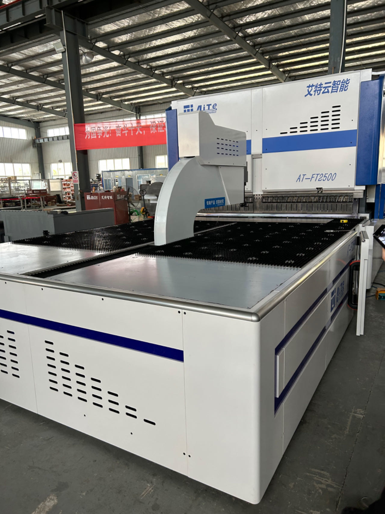 Aluminum PLC Control Automatic Panel Bender CNC Sheet Metal Bending Center