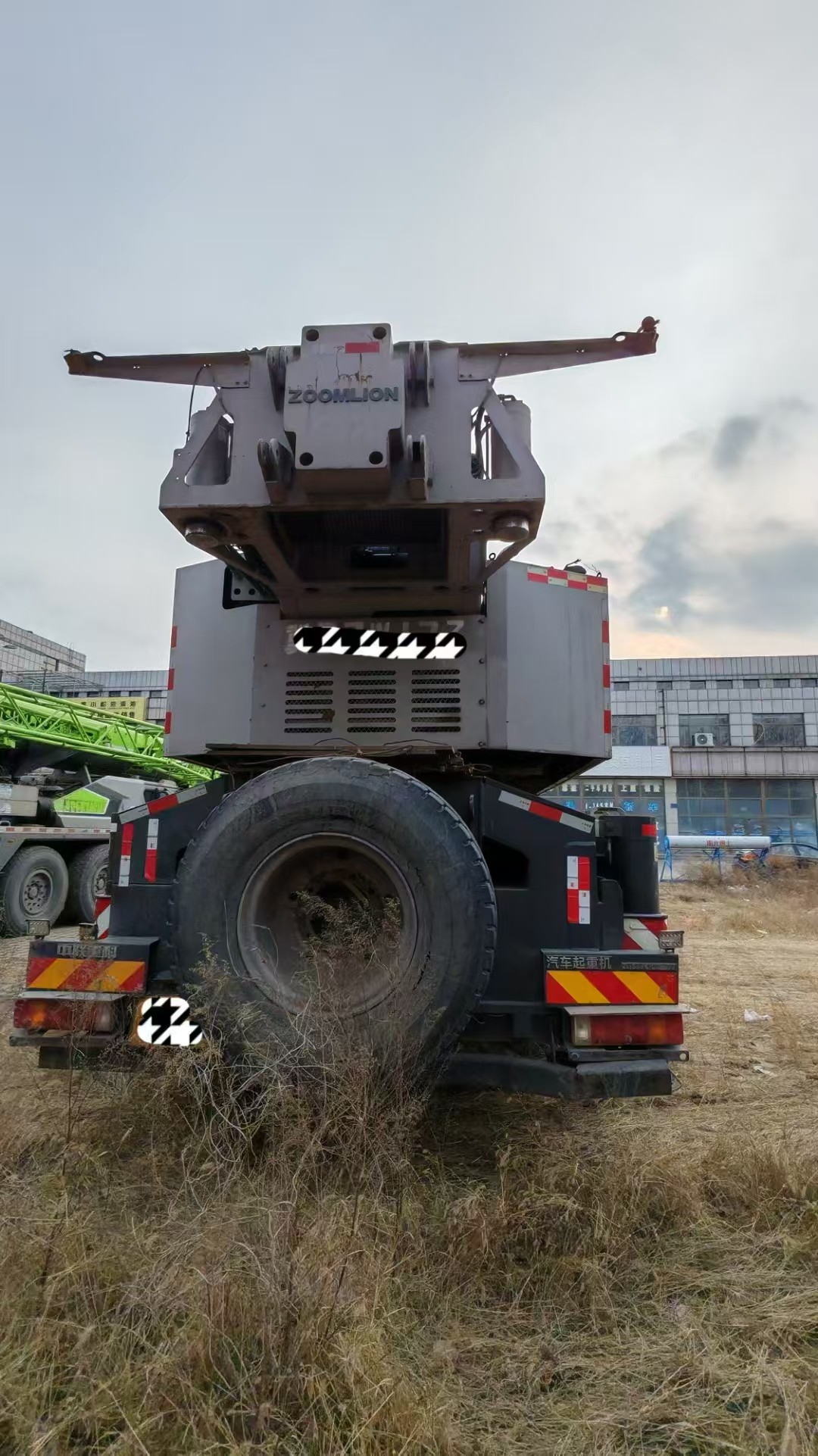 Seven-Arm Crane Jib ZAT1300V753 2021 Years Zoomlion Mobile Crane 130 Tons for Heavy-Duty Construction Projects