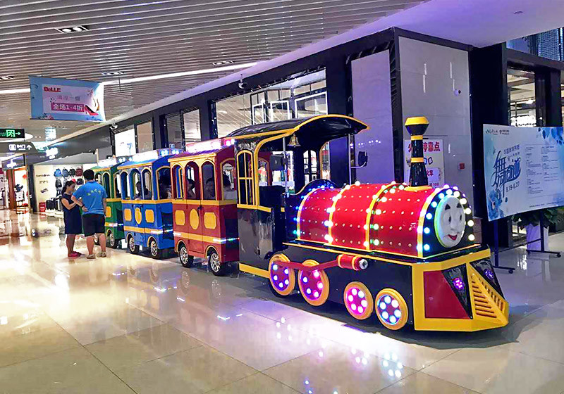Thomas Small trackless sightseeing train Speed 28km/h FRP Motor Power 3KW
