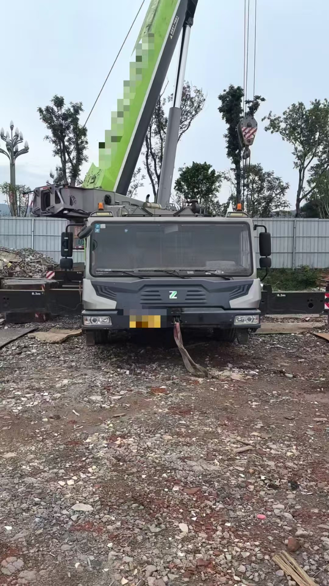 Seven-Arm Crane Jib ZAT2000V 2021 Years Zoomlion Mobile Crane 200 Tons for Heavy-Duty Construction Projects