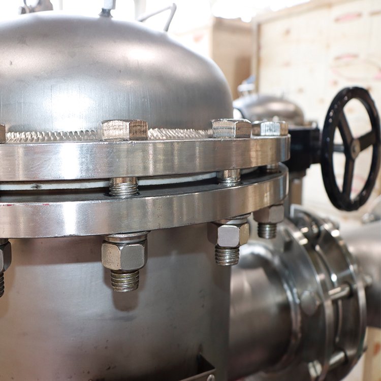 62 KG Weight Enhancing Cutting Fluid Performance through Debris Filtration