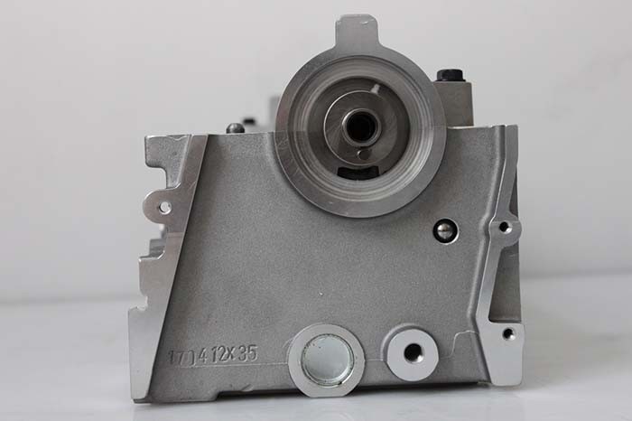 Hyundai D4EB Complete Cylinder Head 2210027400 2210027750 2210027800 908773