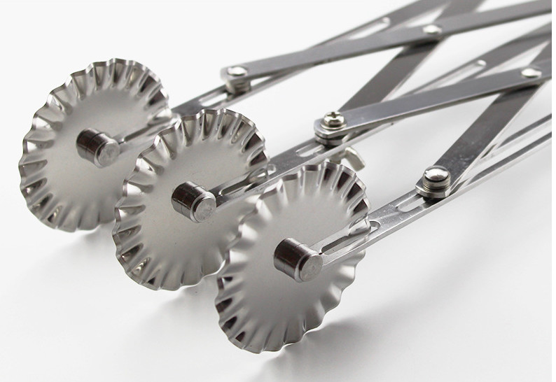 Wholesale Stainless Steel Pizza Cutter 7 Wheels Food Grade Pizza Tool