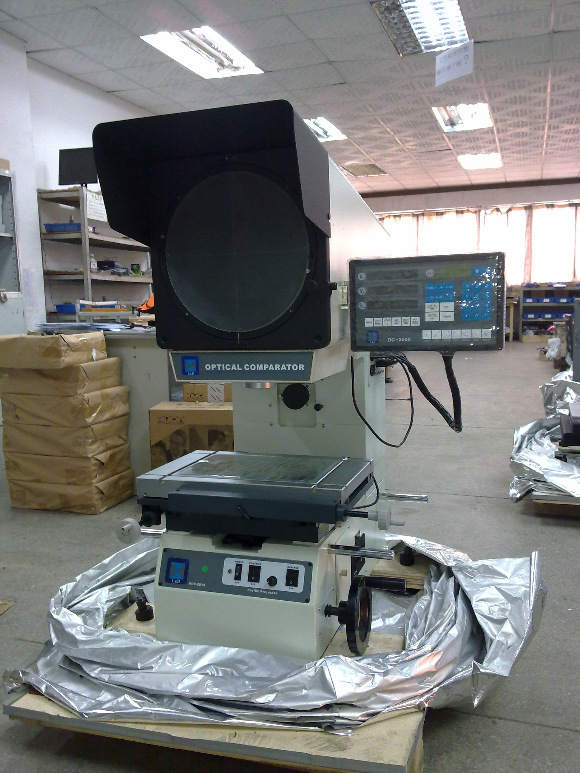 300mm screen large travel Profile Projector Measurement with 400mm*300mm travel