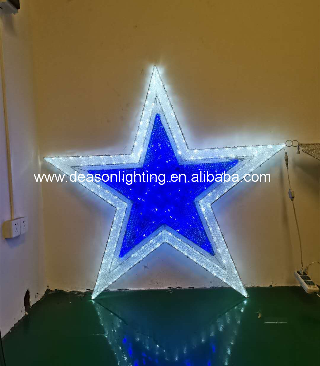large lighted christmas star