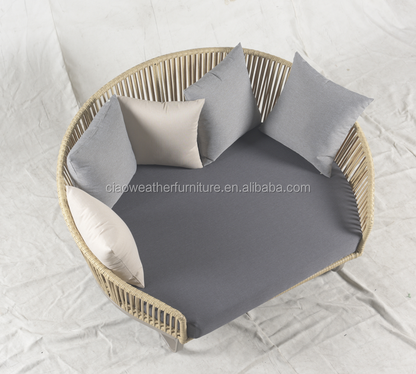 PE Rattan and Aluminum Modern Design Garden Sofa Set for Outdoor Relaxation