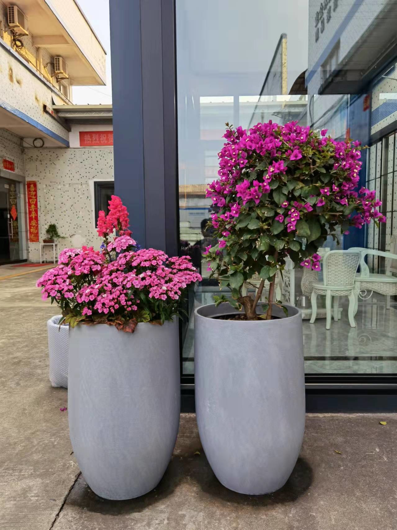 China Wholesale Round Shape Fiberglass Flower Pots GRP Planter Box For Outdoor Indoor Decor