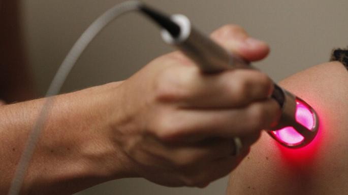 30W Class 4 Laser Therapy Machine Four Wavelength Pain Relief Laser Therapy