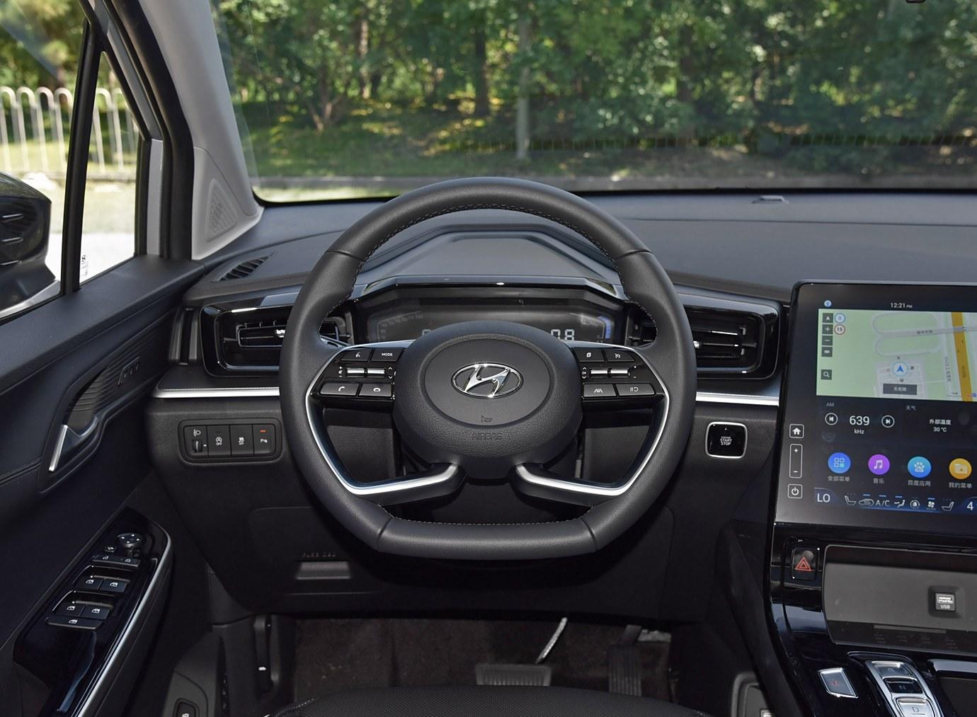 Beijing Hyundai Custo 2024 Model 270TGDi LUX Edition 5 Door 7 Seaters MPV 1.5T 170hp L4 Front Suspension Macpherson