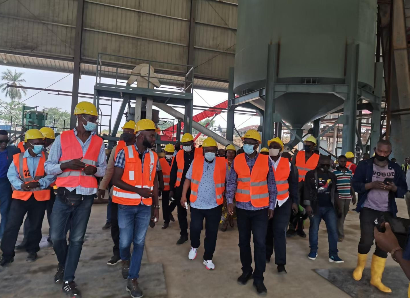 Industrial Low Carbon Steel Structure Hangar Factory Prefabricated Building Construction