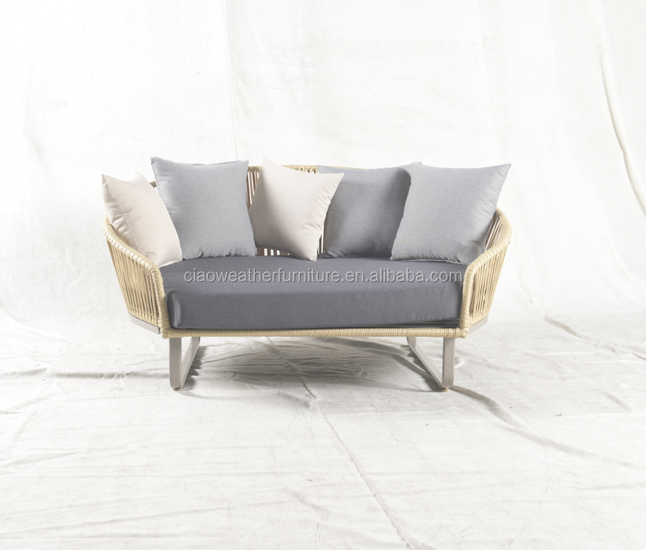 PE Rattan and Aluminum Modern Design Garden Sofa Set for Outdoor Relaxation