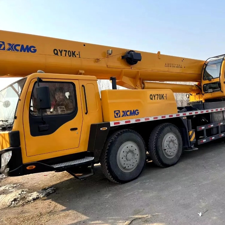 used xcmg 70ton mobile truck crane original xcmg QY70K QY70K-I QY70KC 70ton truck crane for sale good condition
