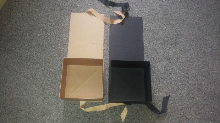 Special design customized Japanese style flat pack folding box with magnet closure