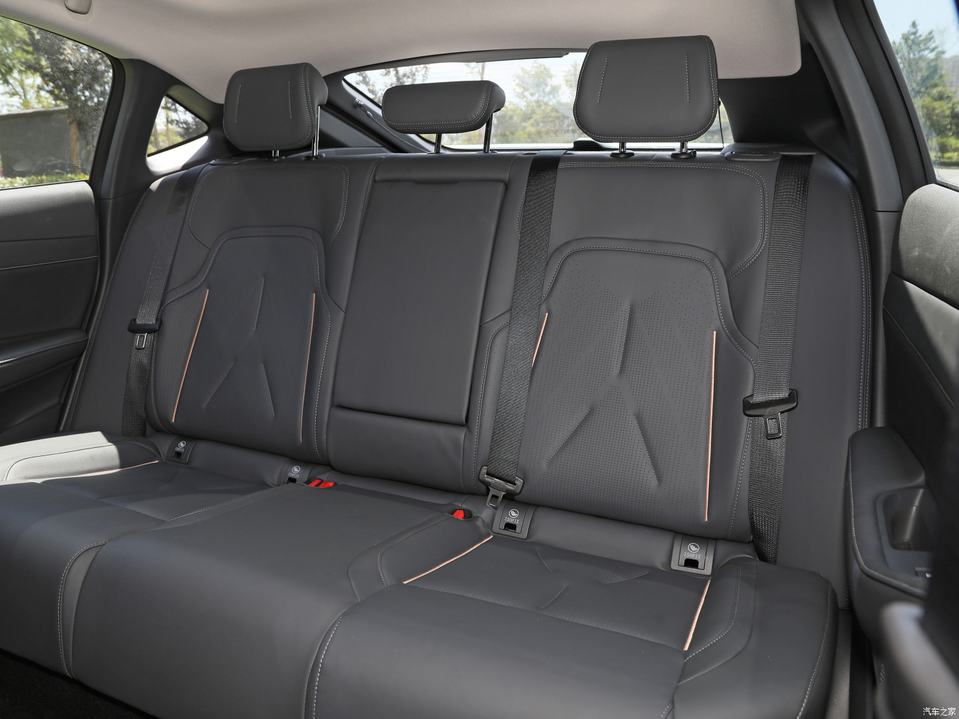 Mileage 1-25000 Miles Chana SL03 AI-Enabled Electric Car with ABS and Low Mileage