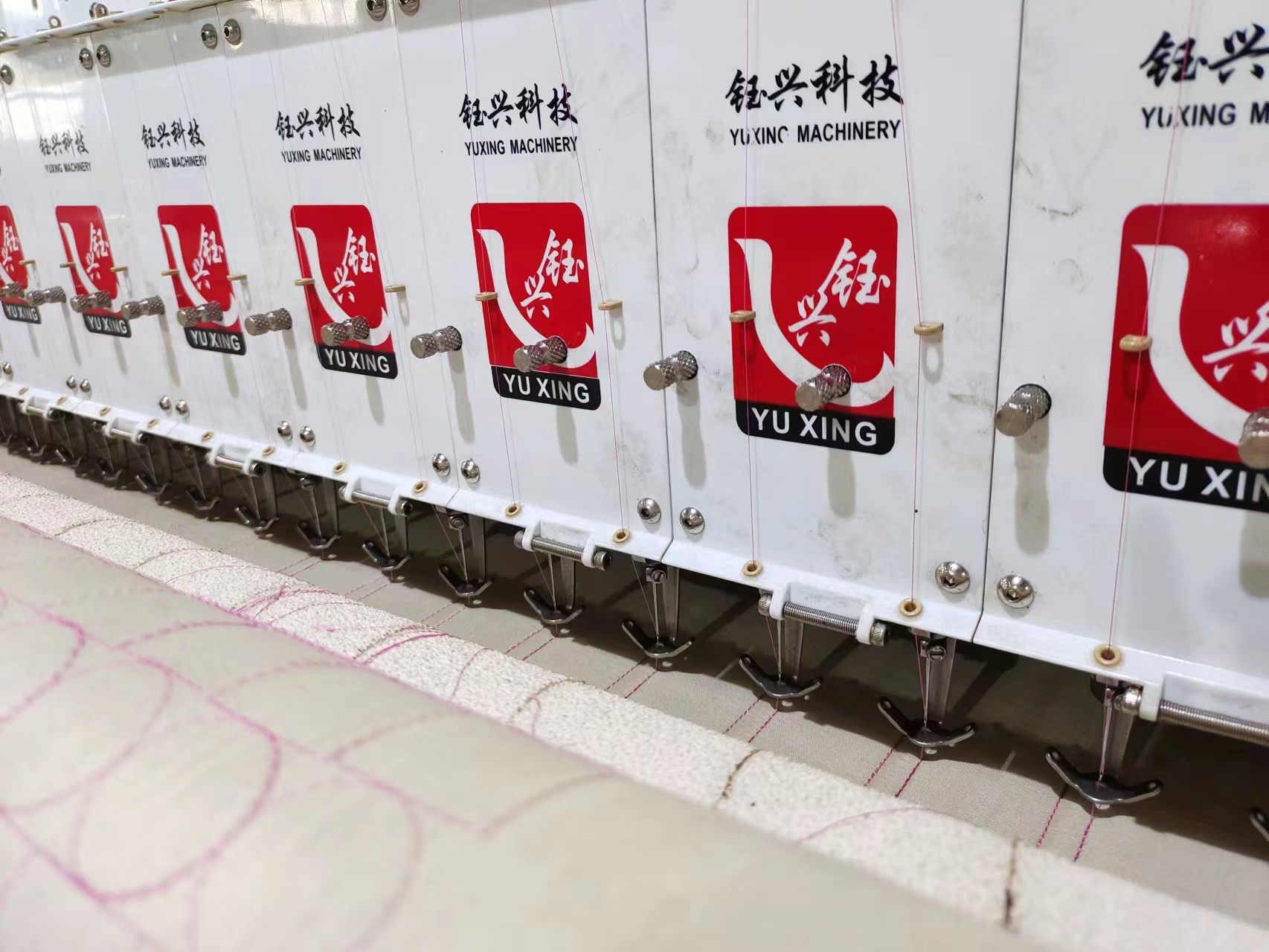 128 Inch High Speed Embroidery And Quilting Machine For Bedcover